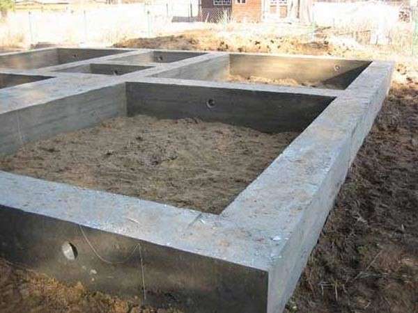Как возвести фундамент из бетона: проект, разметка, подготовка траншей, при ... - фото