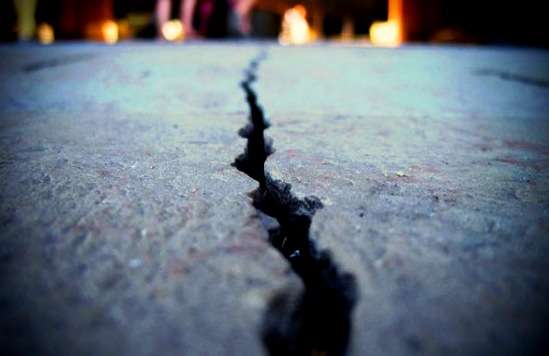 Почему трескается бетон: причины возникновения и способы предотвращения тре ... - фото