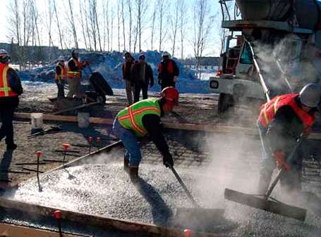 Укладка бетона при низких температурах: как обеспечить успешность работ зим ... - фото