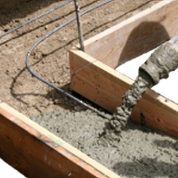 Заливка бетона в опалубку - фото